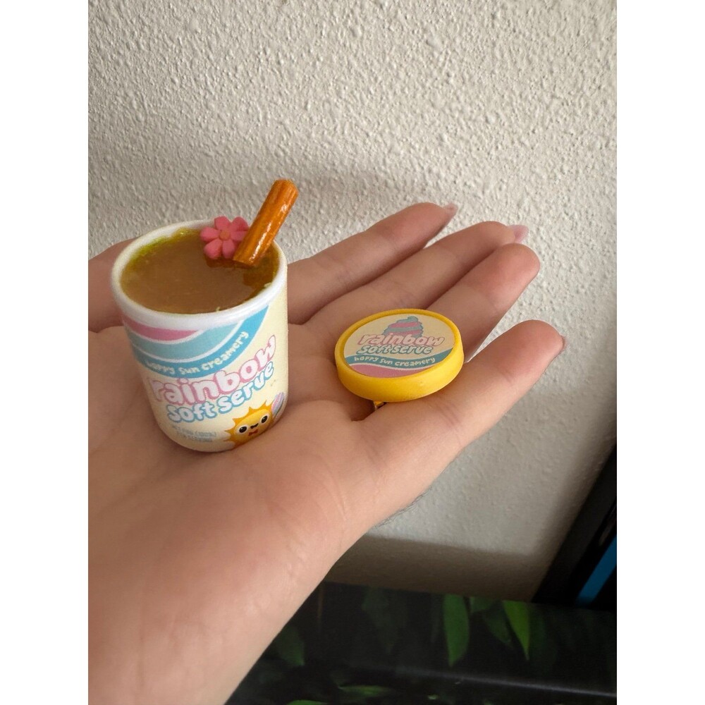 Miniverse Make It Mini Food Happy Sun Creamery Rainbow Soft Serve remix